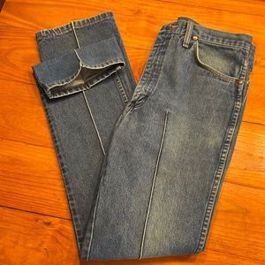 Size 35 x 34 Wrangler 100% 5-pocket light wash cotton denim blue jeans